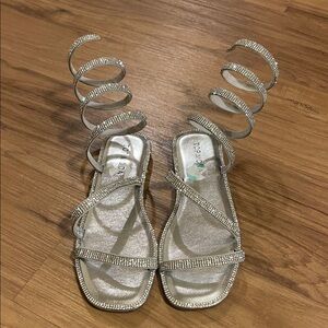 TOP Moda Glittering Silver Spiral Sandals